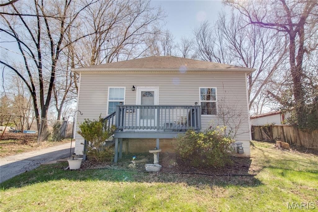 3 bedroom house for sale at 3305 Fernwood Ave Alton - $109,000