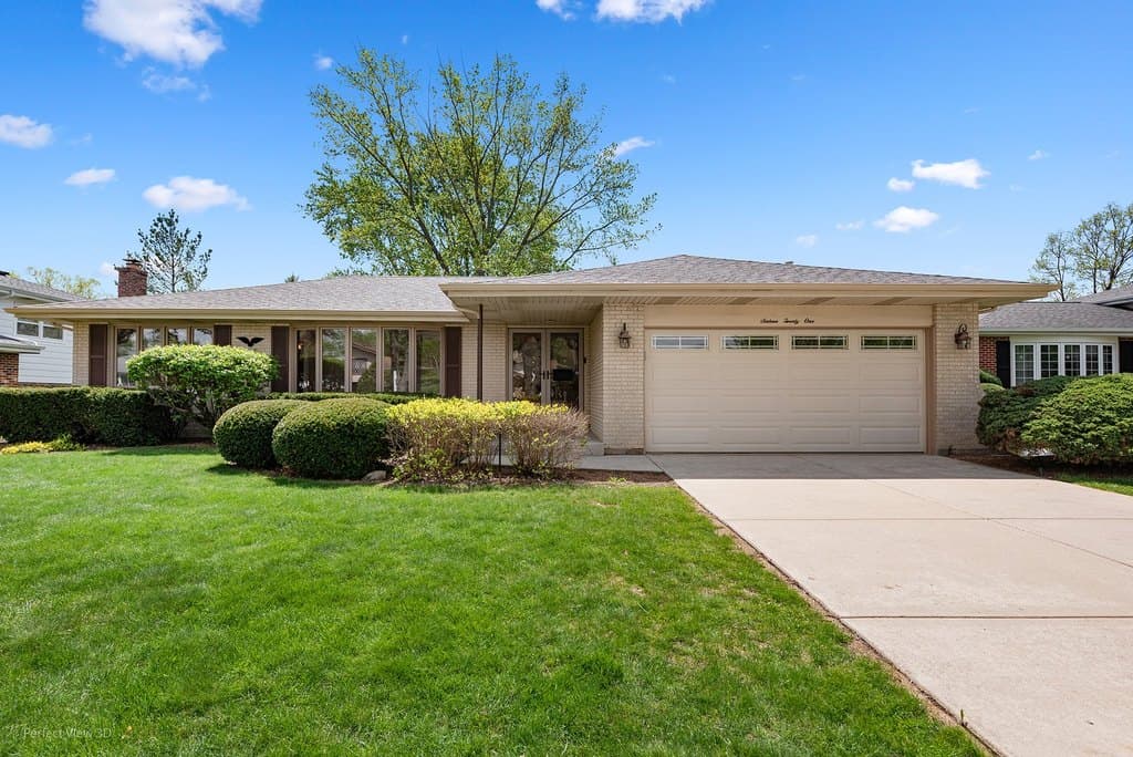 3 bedroom house for sale at 1621 Claremont Dr Darien 60561 - $499,900