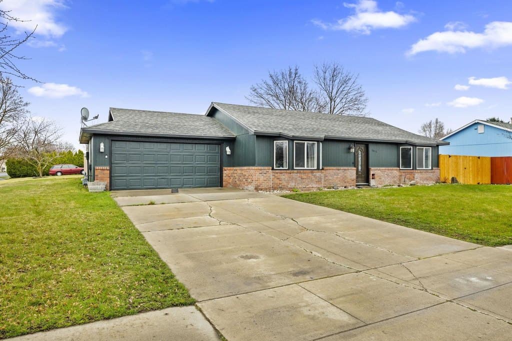 2 bedroom house for sale at 1011 S Campbell St Airway Heights - $335,000