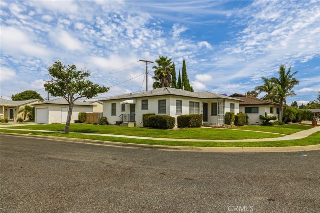 3 bedroom house for sale at 13250 Clyde Park Ave Hawthorne 90250 - $1,175,000