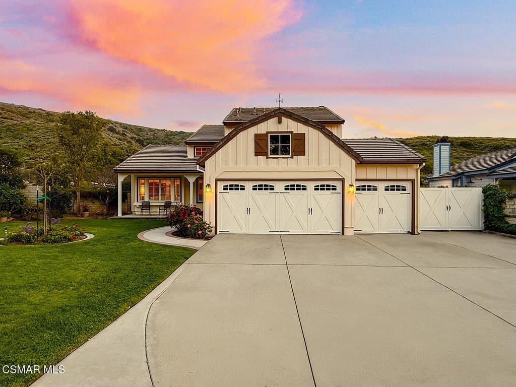 4 bedroom house for sale at 2080 Casual Ct Simi Valley 93065 - $1,279,900