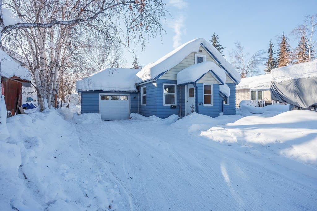 2 bedroom house for sale at 1507 4th Ave Fairbanks 99701 - $249,000