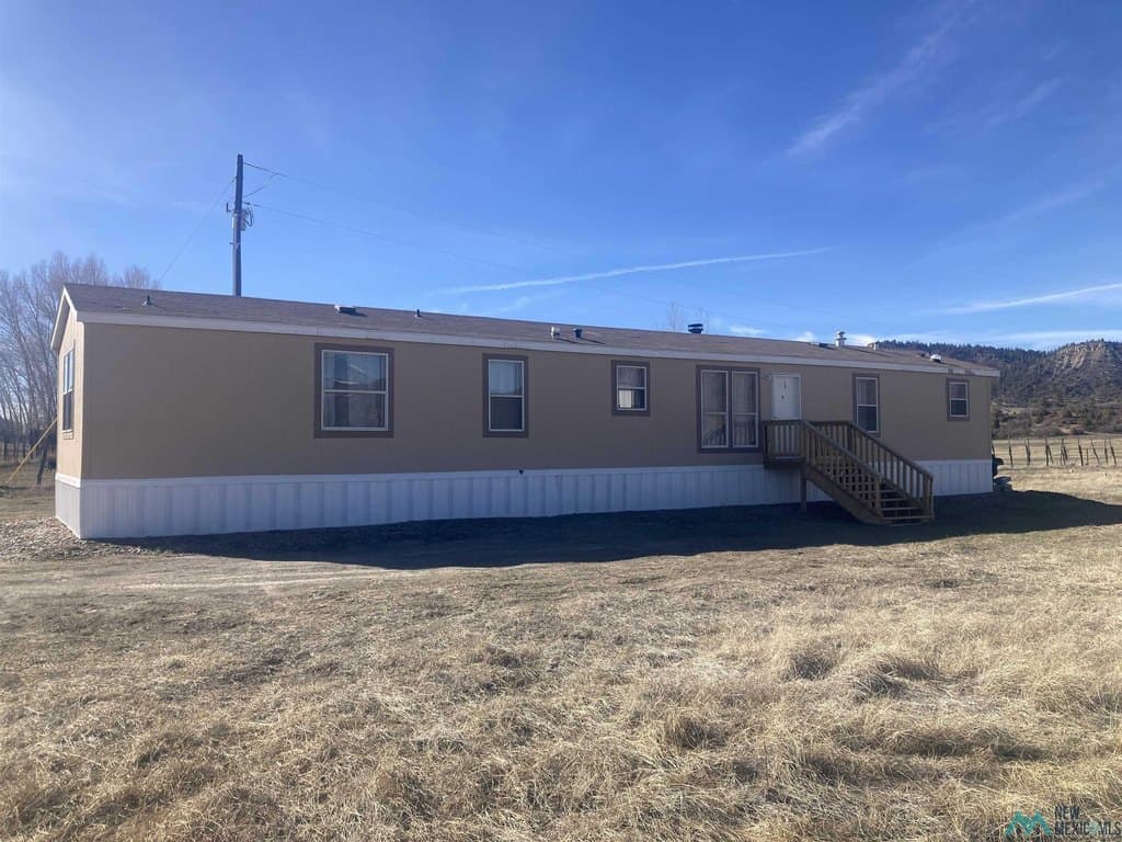 3 bedroom house for sale at 15903 US Highway 64/84 Chama - $275,000