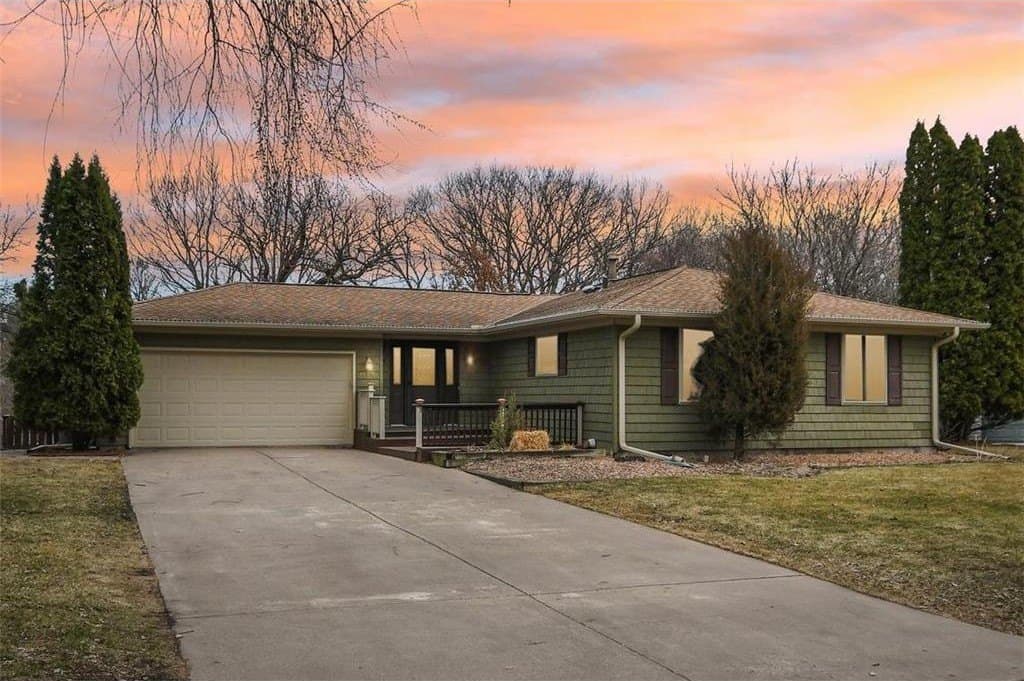 4 bedroom house for sale at 9545 Garrison Way Eden Prairie 55347 - $494,900