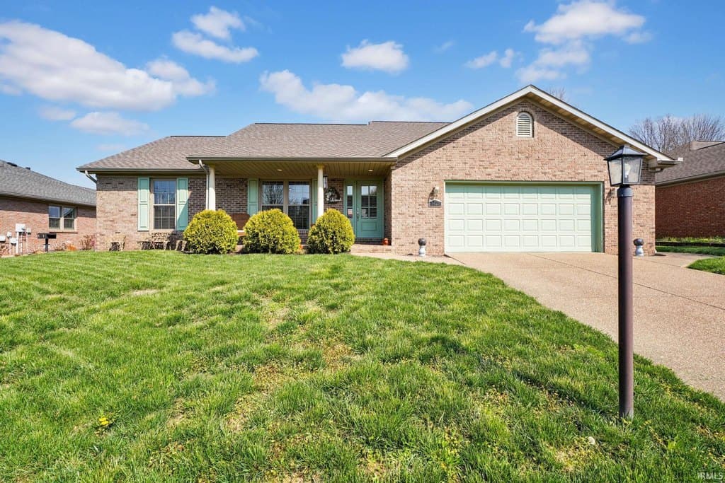 3 bedroom house for sale at 3622 Hartford Pl Cmn Evansville - $292,000