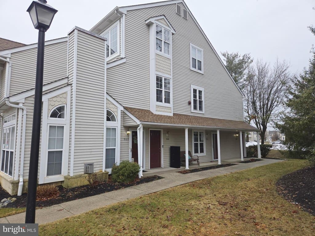 2 bedroom condo for sale at 5105 Aberdeen Ln Blackwood - $220,000