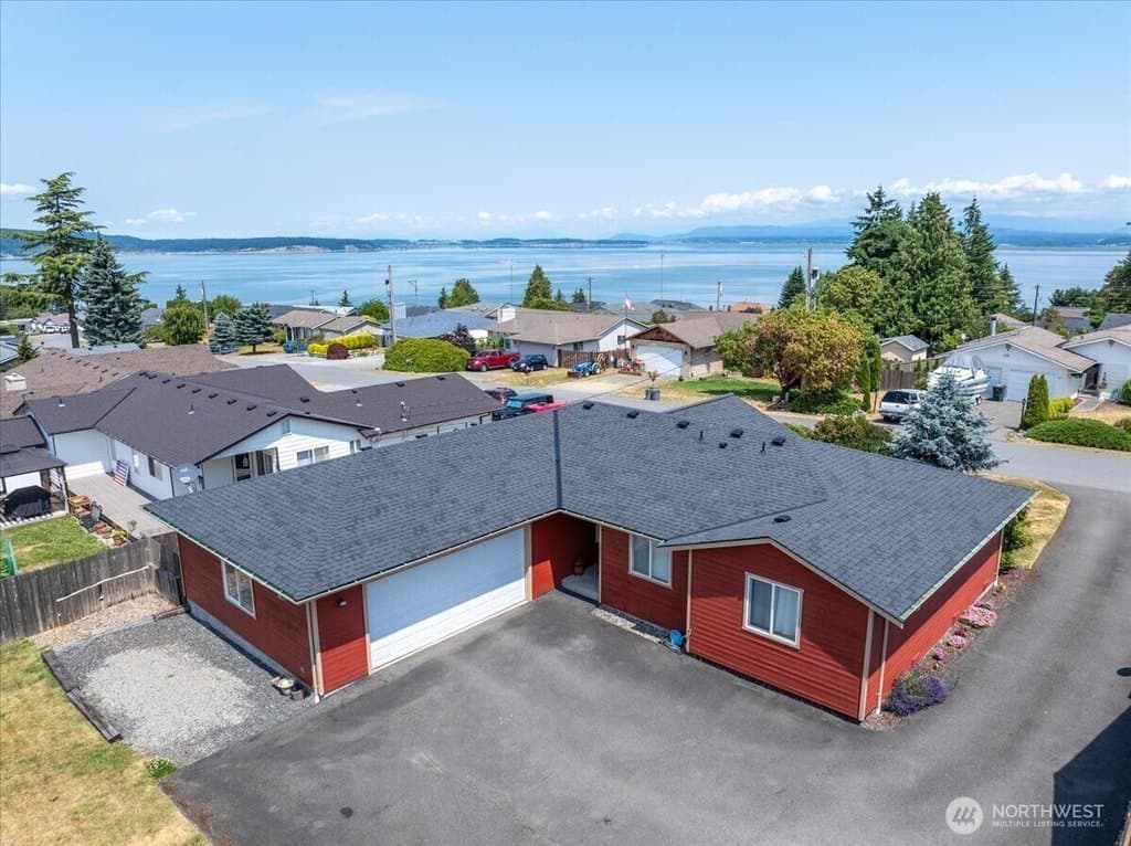 3 bedroom house for sale at 1890 Edgewood Dr Camano - $599,000