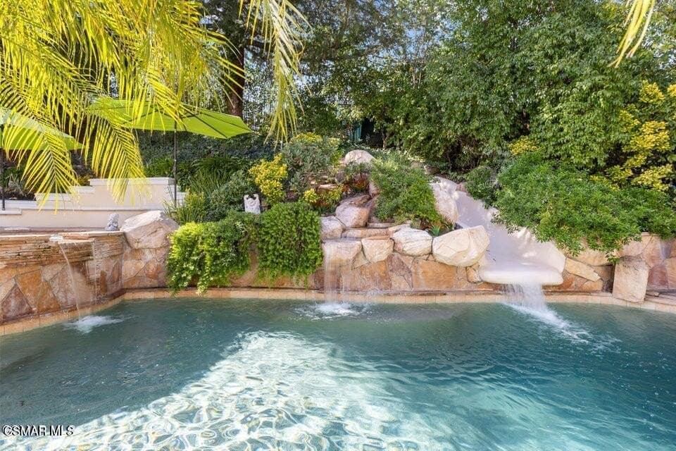 5 bedroom house for sale at 24587 Lola Ln Santa Clarita - $1,439,000