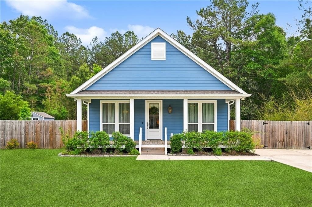 3 bedroom house for sale at 103 Abita Oaks Blvd Abita Springs - $360,000