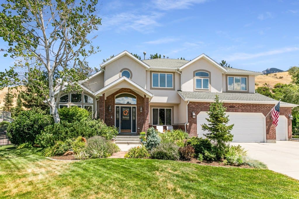 7 bedroom house for sale at 8967 S Cobble Canyon Ln Sandy - $1,469,000
