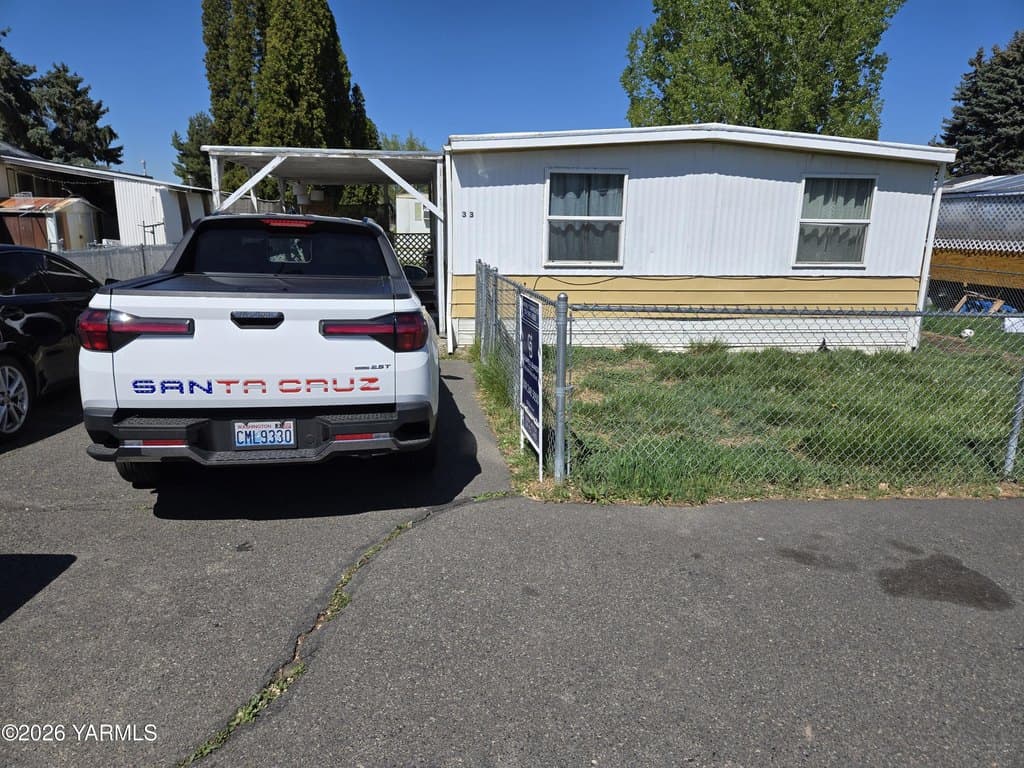 3 bedroom mobile home for sale at 4803 Ahtanum Rd Trlr 33 Ahtanum - $44,500