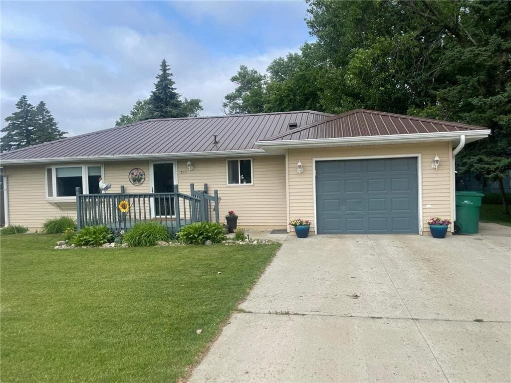 2 bedroom house for sale at 311 4th Ave E Abercrombie - $205,000