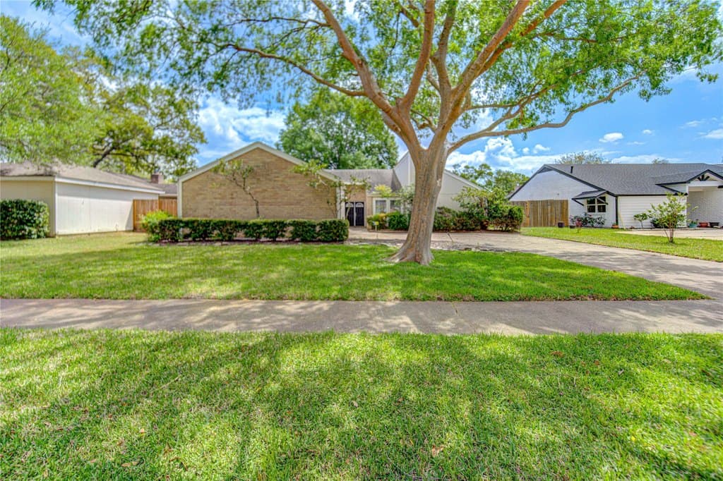 3 bedroom house for sale at 1063 Apache Falls Dr Katy 77450 - $299,000