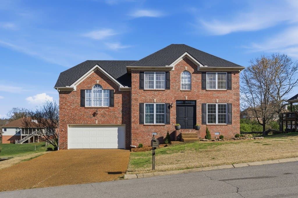 3 bedroom house for sale at 110 Huntington Pl Hendersonville 37075 - $555,900