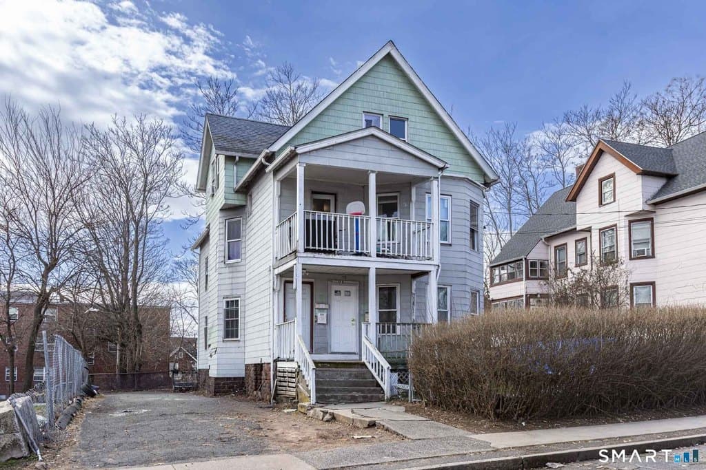 8 bedroom multi-family for sale at 173 Benton St Hartford - $390,000
