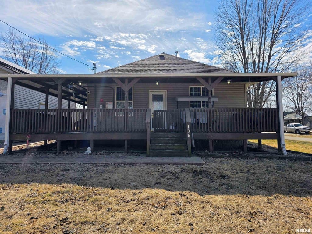 3 bedroom house for sale at 106 E Church St Astoria - $159,900