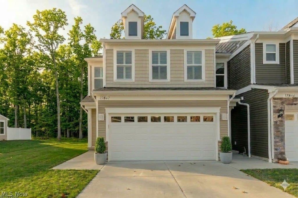 3 bedroom townhouse for sale at 27842 Birchwood Ct Westlake 44145 - $474,900