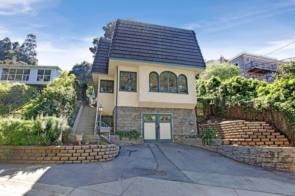 3 bedroom house for sale at 37 San Francisco Ave Brisbane - $975,000