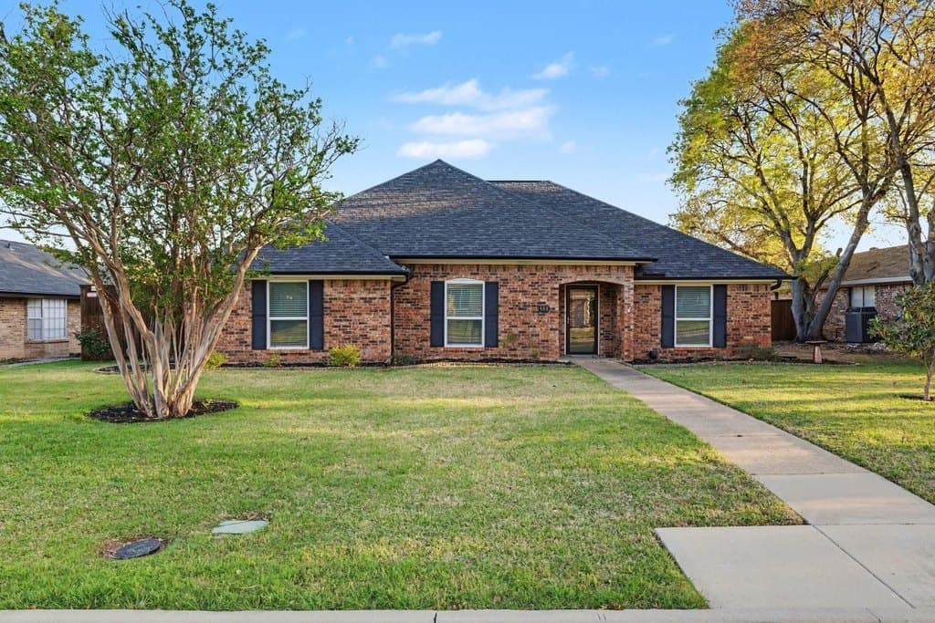 3 bedroom house for sale at 908 Thoreau Ln Allen 75002 - $395,000