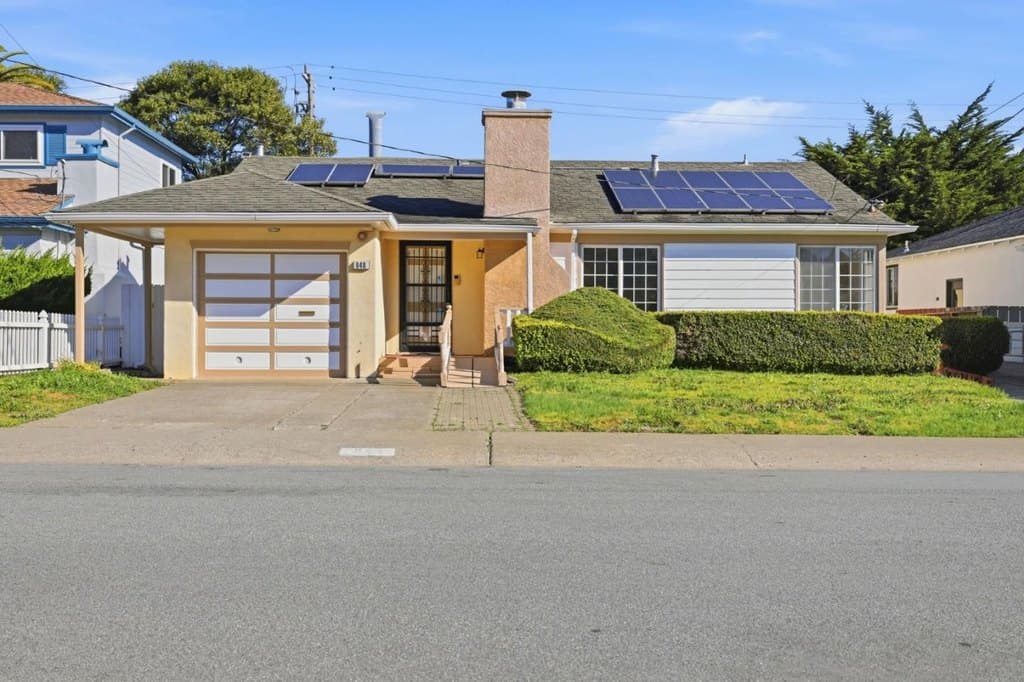 3 bedroom house for sale at 848 Wildwood Ave Broadmoor - $1,149,000