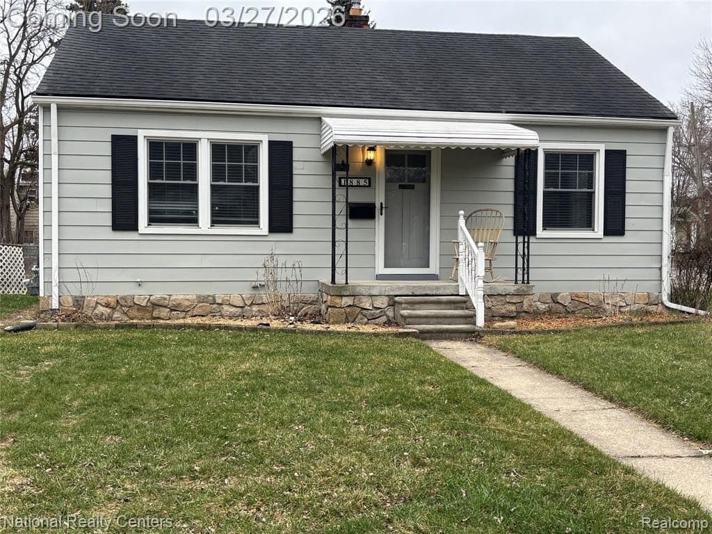 2 bedroom house for sale at 1885 West Blvd Berkley - $300,000