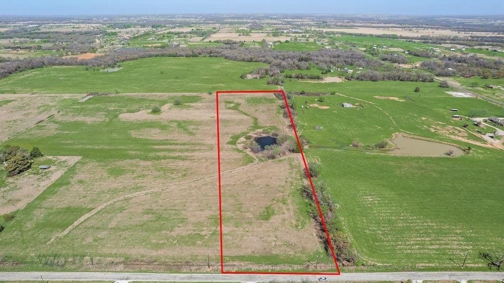 land for sale at Readfearn Rd Aubrey - $1,875,550
