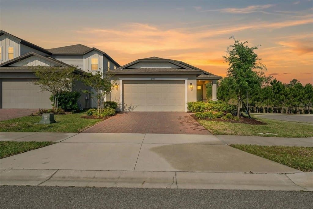 3 bedroom house for sale at 2353 Mystic Maze Ln Clermont 34715 - $384,900