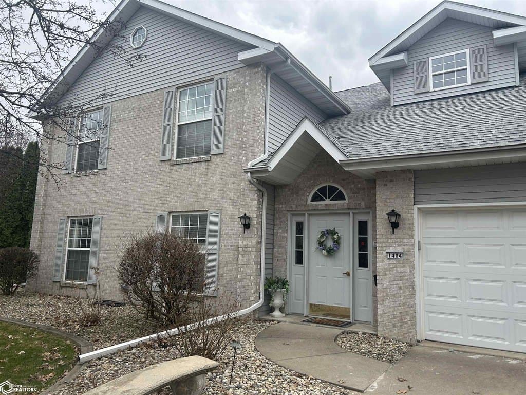 2 bedroom condo for sale at 1404 Orchard Meadow Dr Apt D Burlington - $154,500
