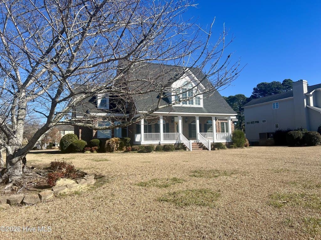4 bedroom house for sale at 206 Austin Point Dr River Road - $589,000