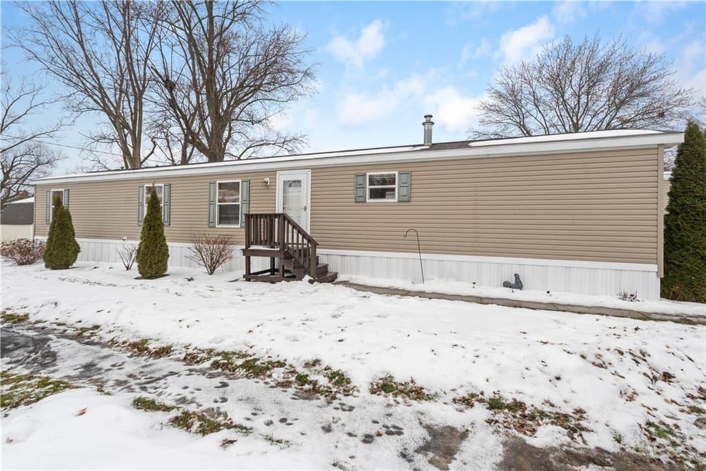 3 bedroom mobile home for sale at 74 Bloomdale Mobile Home Park Bloomfield - $41,000