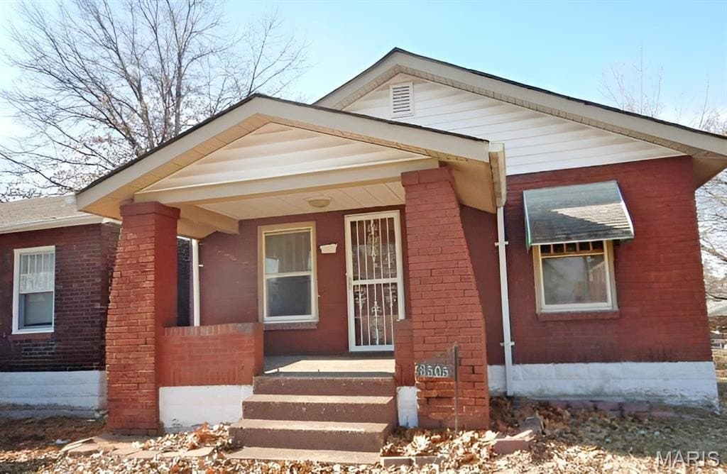 3 bedroom house for sale at 3505 East Pl Beverly Hills - $49,950
