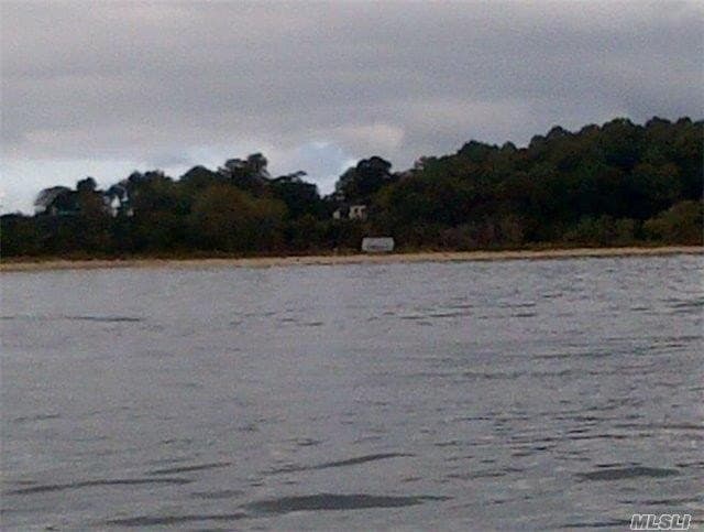 land for sale at 223 Beach Rd Centre Island - $899,000