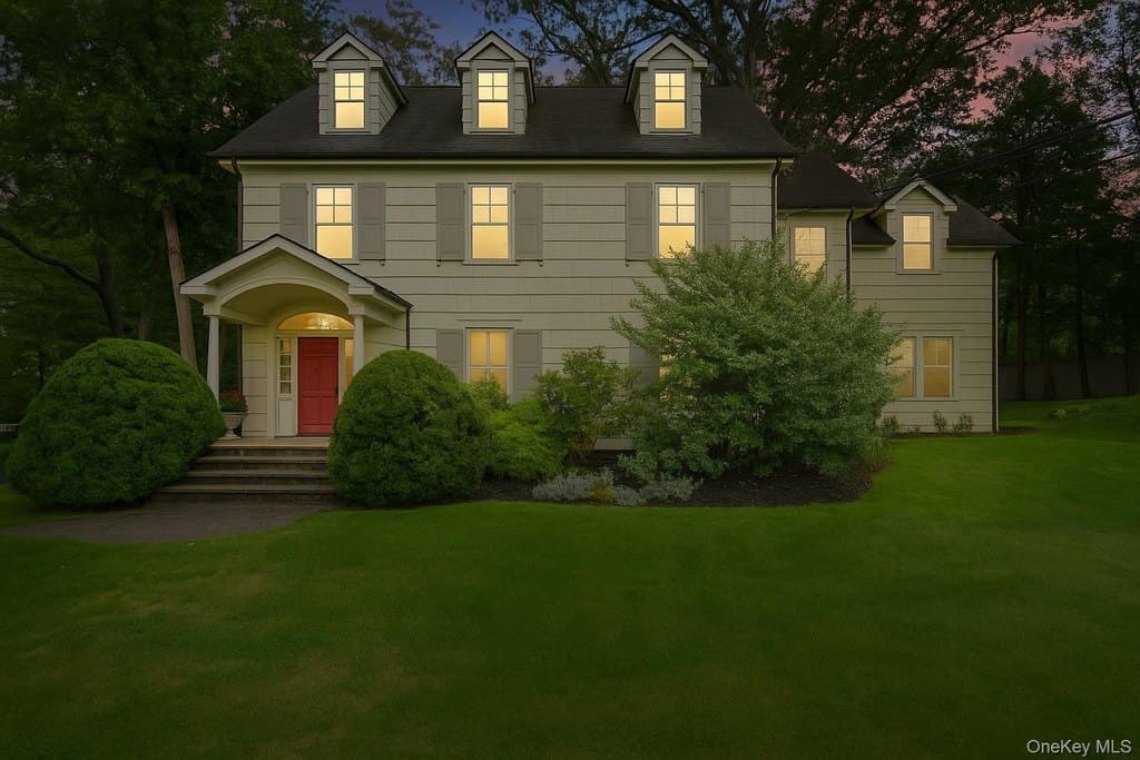 3 bedroom house for sale at 484 Bedford Rd Bedford Hills - $975,000
