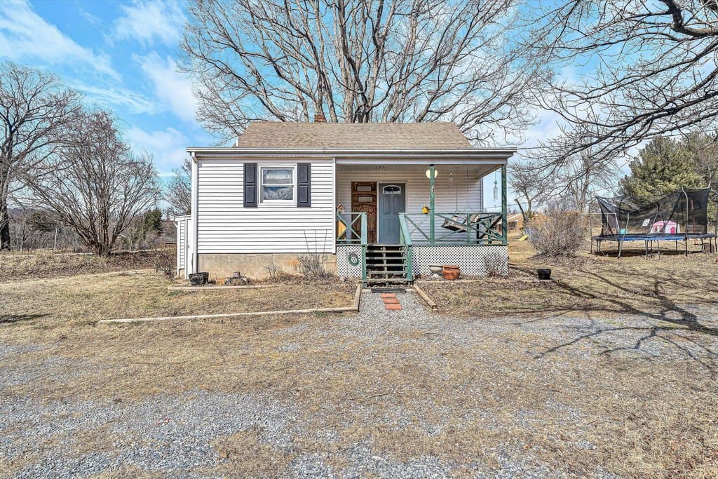 3 bedroom house for sale at 50 Morning Dove Ln Blue Ridge - $190,000