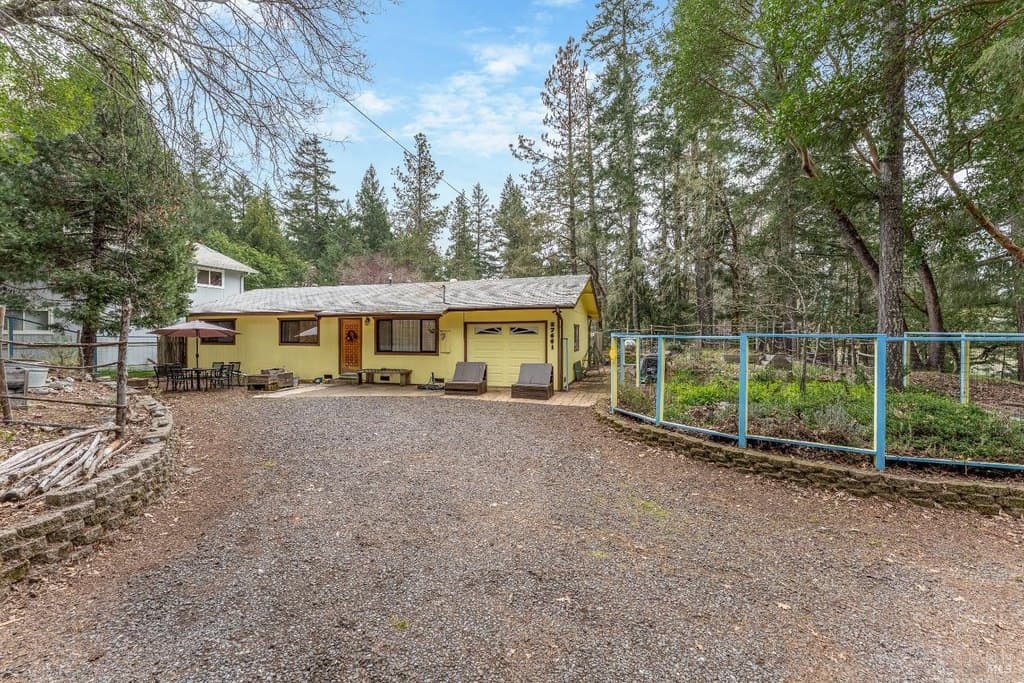 3 bedroom house for sale at 27431 Poppy Dr Brooktrails - $359,000