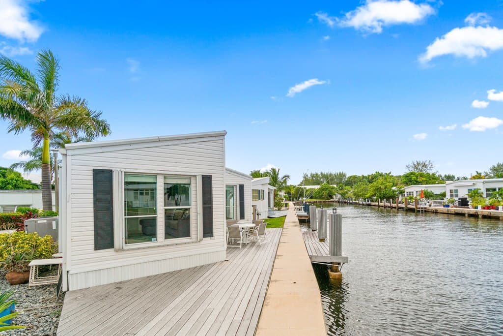 2 bedroom mobile home for sale at 207 Mallard Dr Unit U Briny Breezes - $575,000