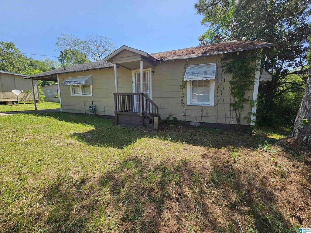 3 bedroom house for sale at 4429 Tate Ave Adamsville - $140,000