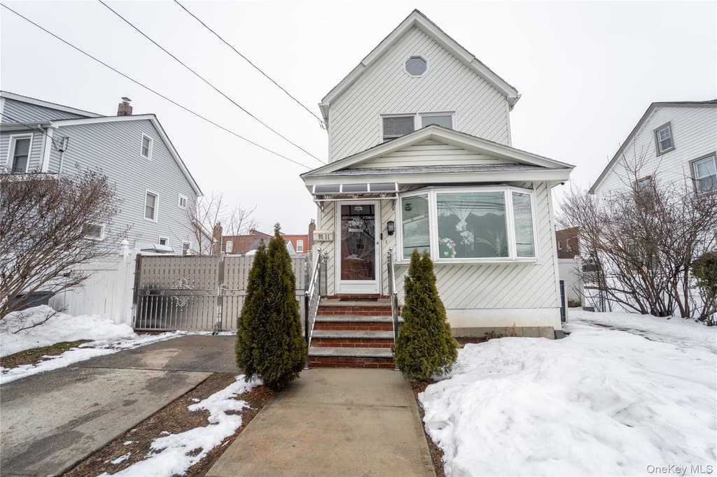 2 bedroom house for sale at 95-11 238th St Bellerose Terrace - $749,000