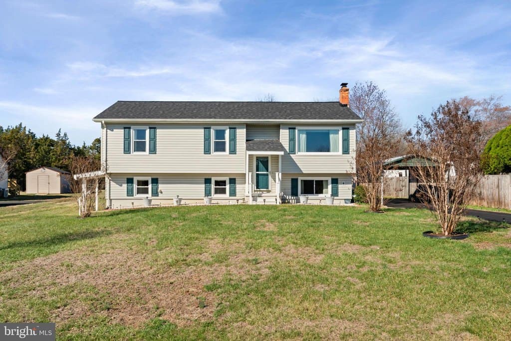 4 bedroom house for sale at 6730 Forbes Pl W Bealeton - $450,000