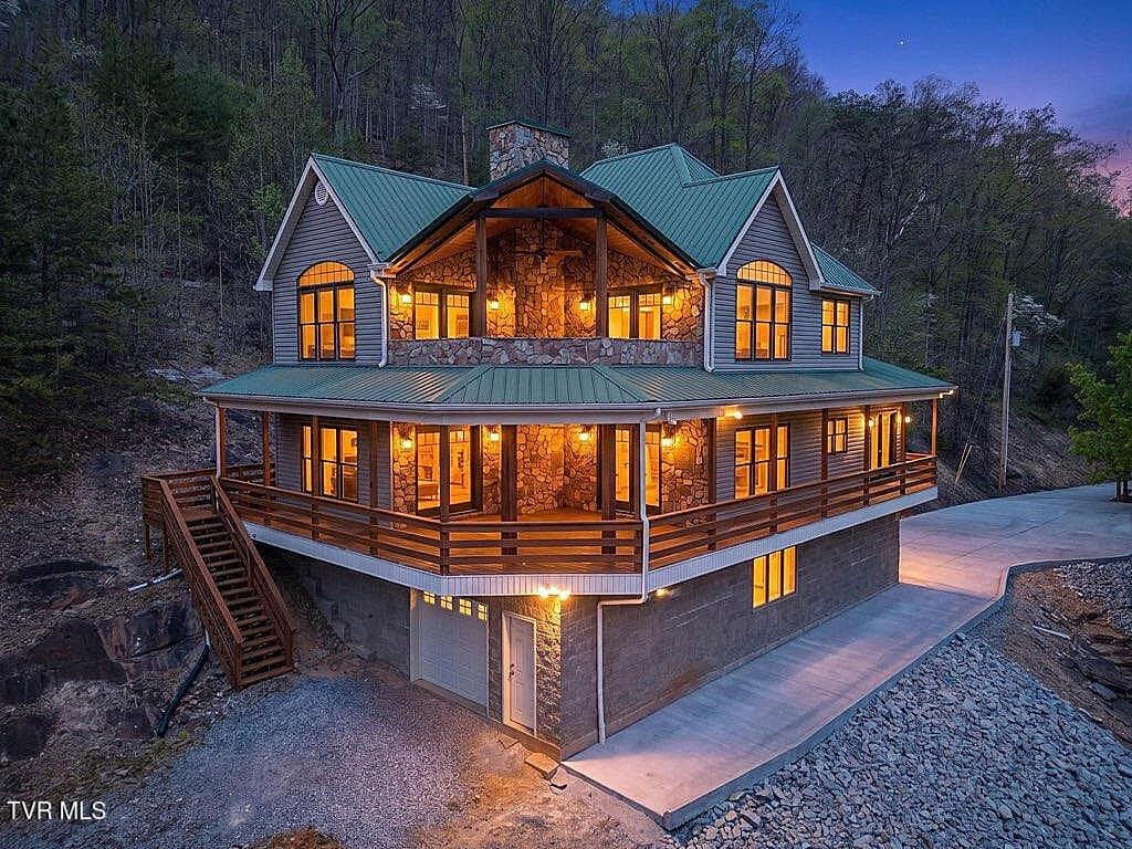 4 bedroom house for sale at 24327 N Fork River Rd Abingdon - $999,900