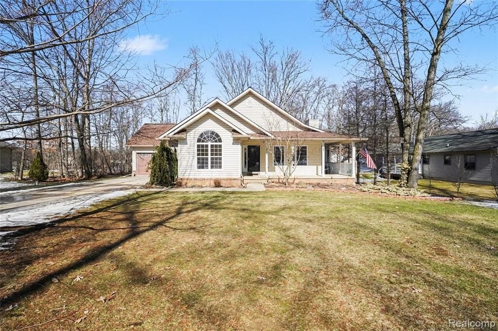 3 bedroom house for sale at 8530 Pineview Lake Dr Argentine - $375,000