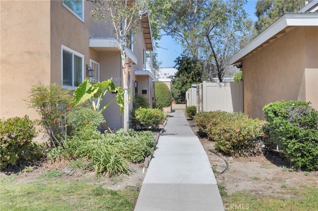 2 bedroom condo for sale at 13451 Village Dr Cerritos - $565,000