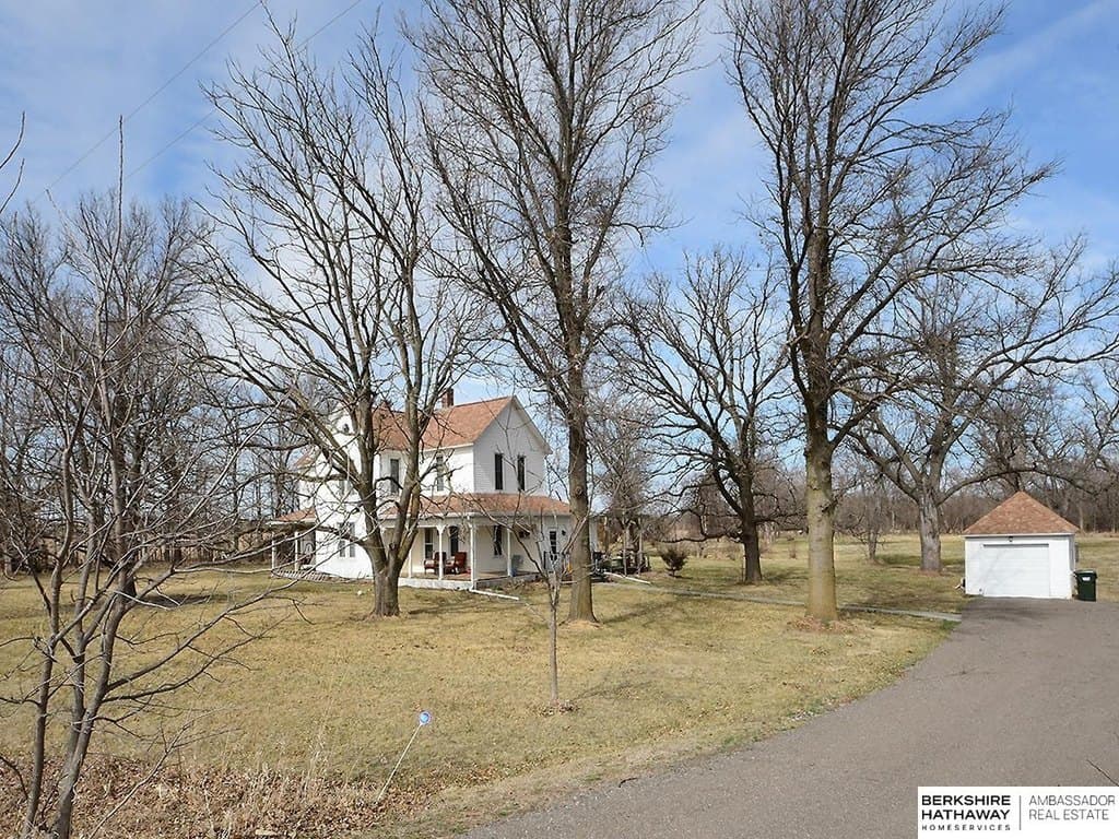 4 bedroom house for sale at 2162 County Road A Ceresco - $538,000