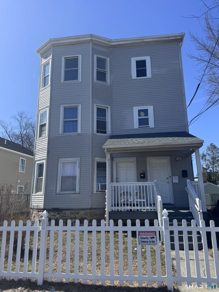 9 bedroom multi-family for sale at 283 Martin St Hartford - $519,000