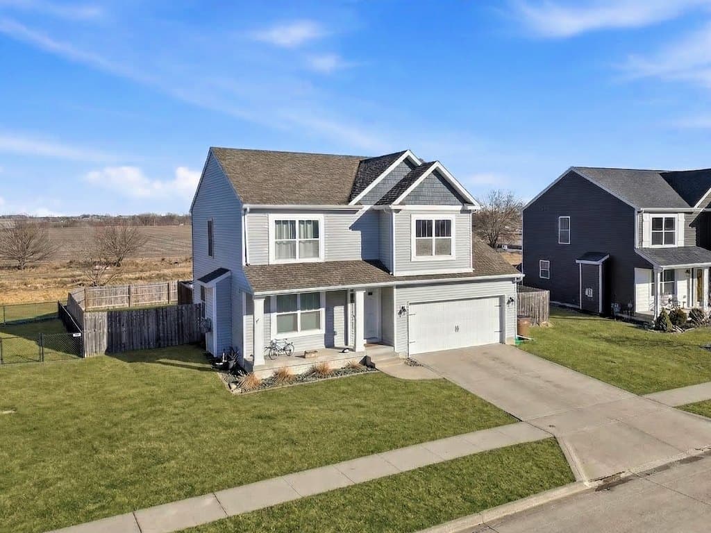 4 bedroom house for sale at 3409 Hawthorn Dr SW Bondurant - $333,000