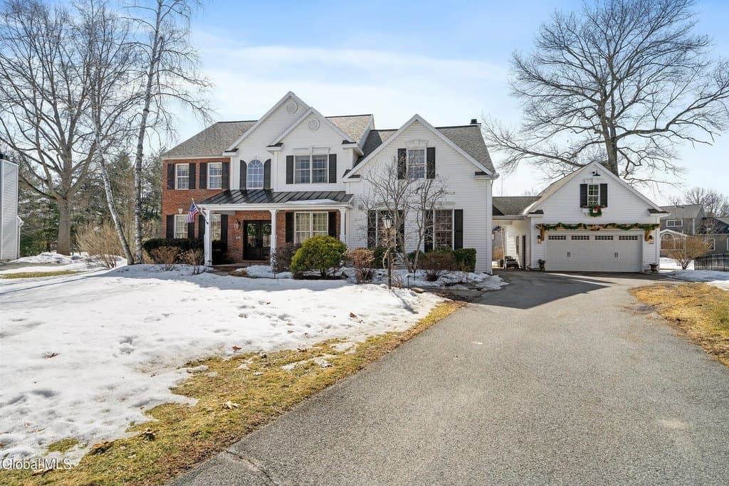 4 bedroom house for sale at 7 Royal Henley Ct Saratoga Springs 12866 - $1,249,900
