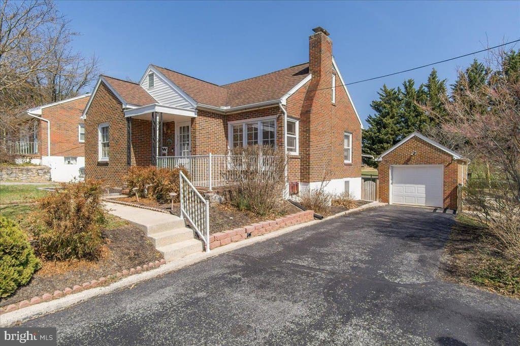 3 bedroom house for sale at 501 N Main St Boonsboro - $385,000