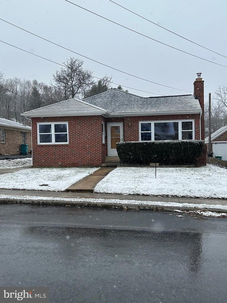 2 bedroom house for sale at 126 Lakin Ave Boonsboro - $349,000