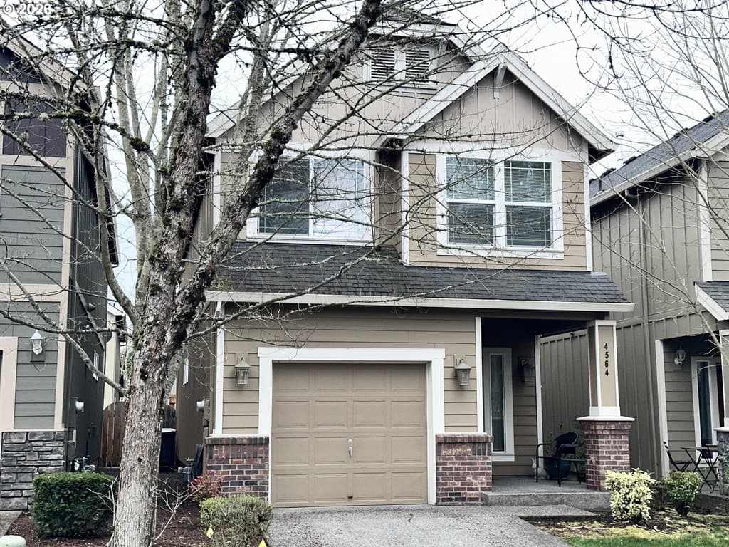 3 bedroom house for sale at 4564 SE Olivewood St Hillsboro 97123 - $435,000