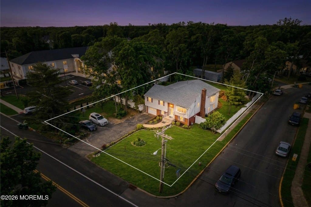 5 bedroom house for sale at 271 Joe Parker Rd Lakewood 08701 - $1,000,000
